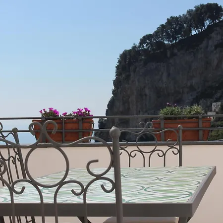 Апартаменты Casa La Fontana Terrazzo Vista Mare Pogerola *